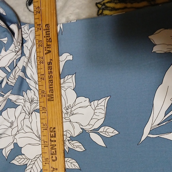 LuLaRoe Blue Floral Amber Hoodie - Picture 6 of 7